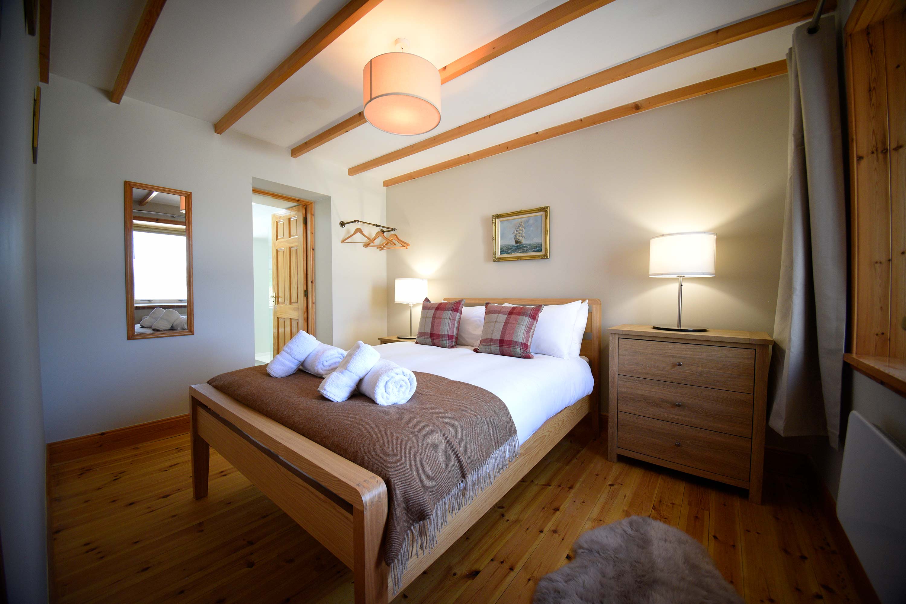 Visit the Isle of Skye and Neist Point Lighthouse with stunning sea views