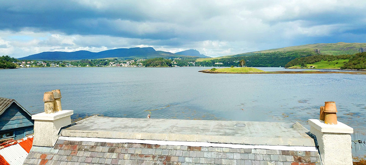 Caberfeidh Boat House is located near Portree on the Isle of Skye and looks on to amazing sea and mountain views of the Isle of Skye