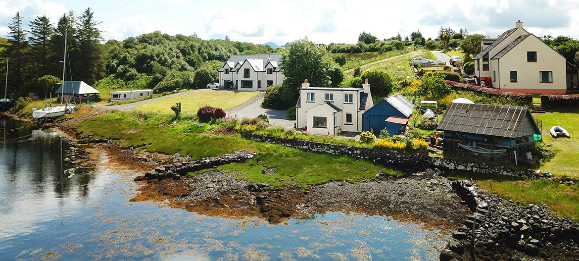 Caberfeidh Boat House self catering accommodation cottage is located in a peaceful area near Portree