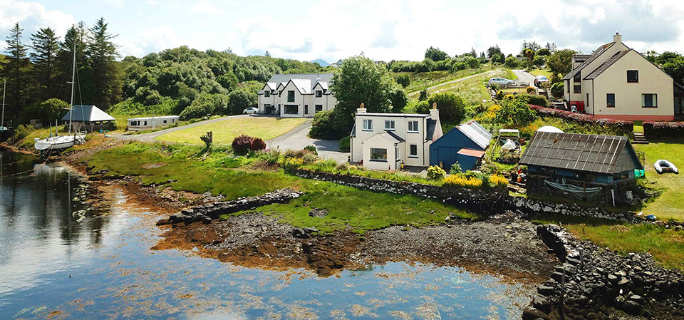Caberfeidh Boat House self catering accommodation cottage is located in a peaceful area near Portree